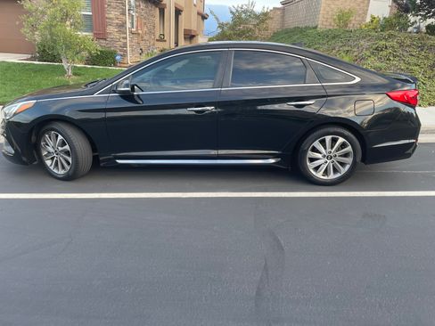 Used 2016 Hyundai Sonata Sport w/ Option Group 02 image 2