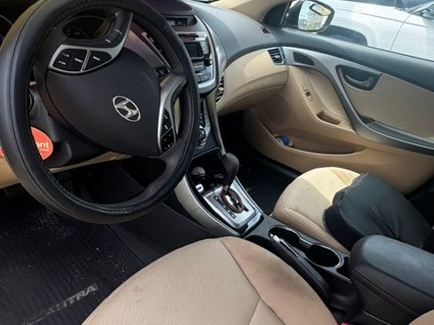 Used 2013 Hyundai Elantra GLS w/ Preferred Pkg FWD image 4