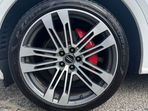 Used 2018 Audi SQ5 Prestige w/ Prestige Package image 4