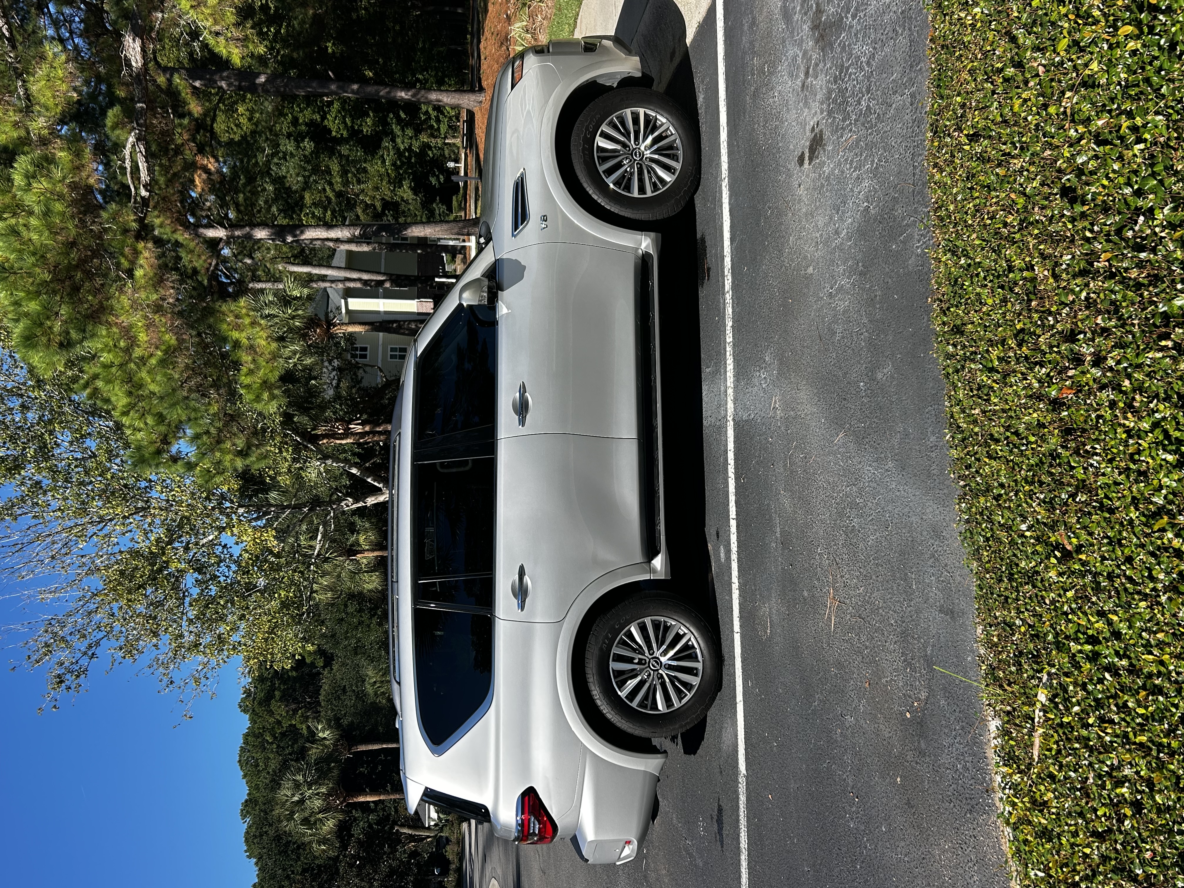 Used 2022 Nissan Armada SL RWD image 4