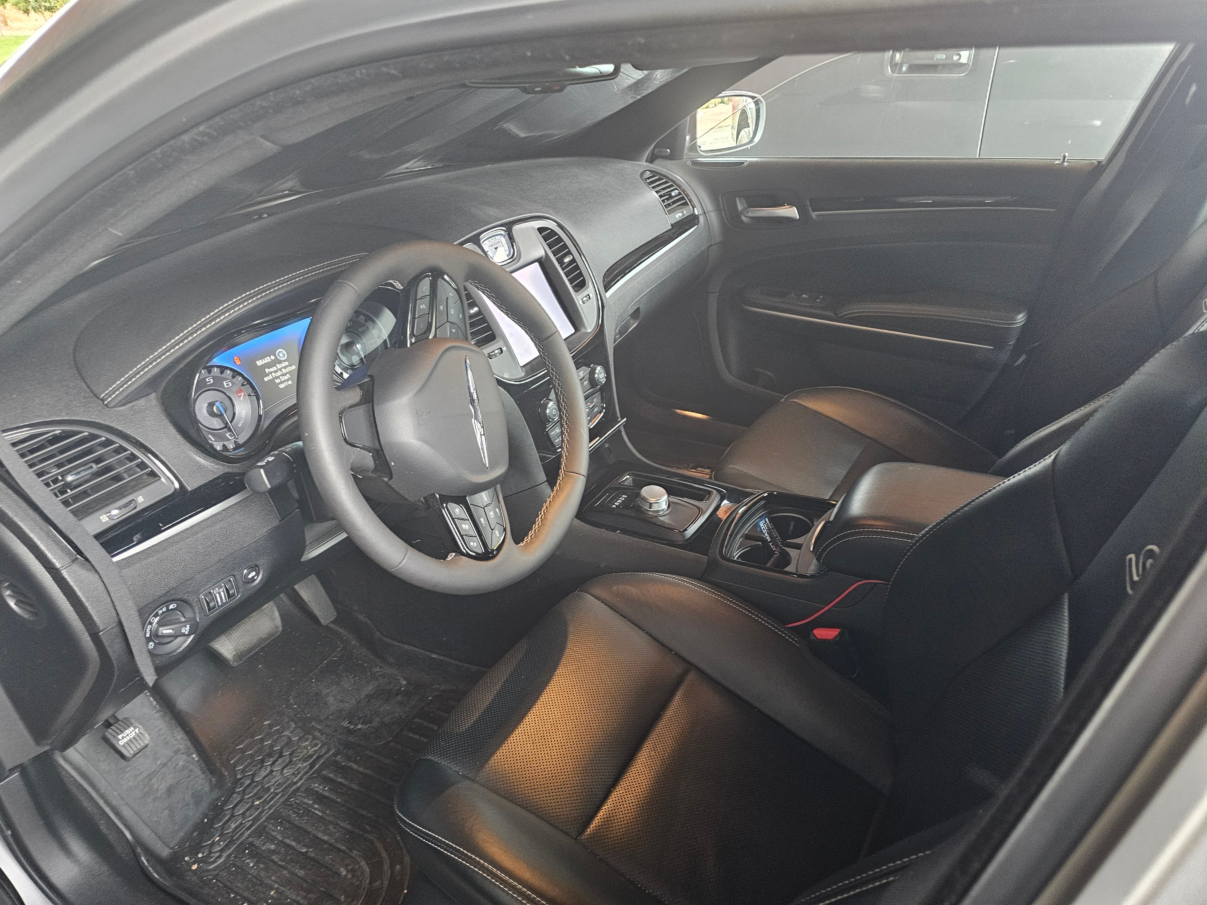 Used 2023 Chrysler 300 S w/ Comfort Group RWD image 5
