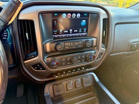 Used 2017 GMC Sierra 2500 Denali w/ Duramax Plus Package AWD/4WD image 10