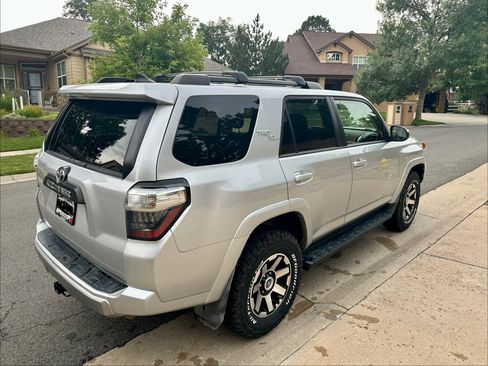 Used 2022 Toyota 4Runner TRD Off-Road AWD/4WD image 8