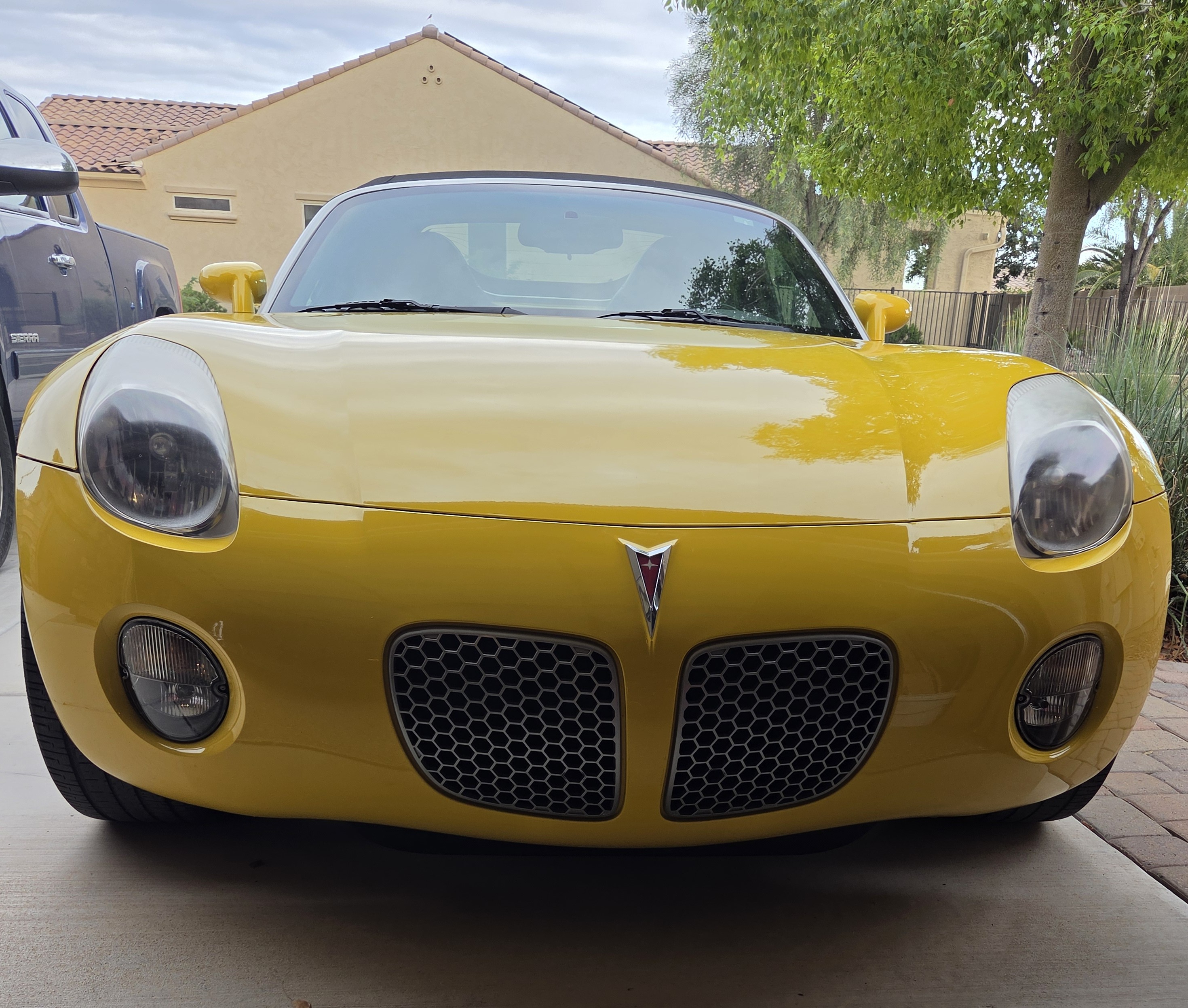 Used 2008 Pontiac Solstice Convertible w/ Premium Package RWD image 8