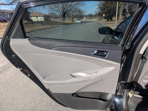 Used 2015 Hyundai Sonata Limited w/ Option Group 02 image 19