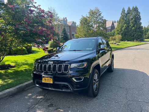 Used 2020 Jeep Grand Cherokee Limited w/ Luxury Group II image 5