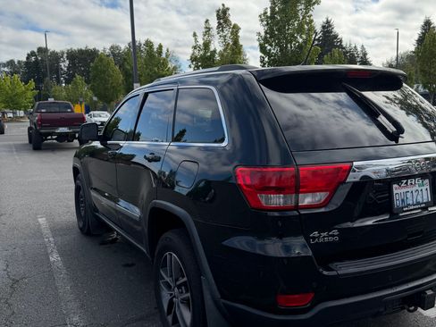 Used 2013 Jeep Grand Cherokee Laredo AWD/4WD image 4