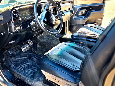 Used 1999 Chevrolet Tahoe 2WD 2-Door w/ Preferred Equipment Group image 9