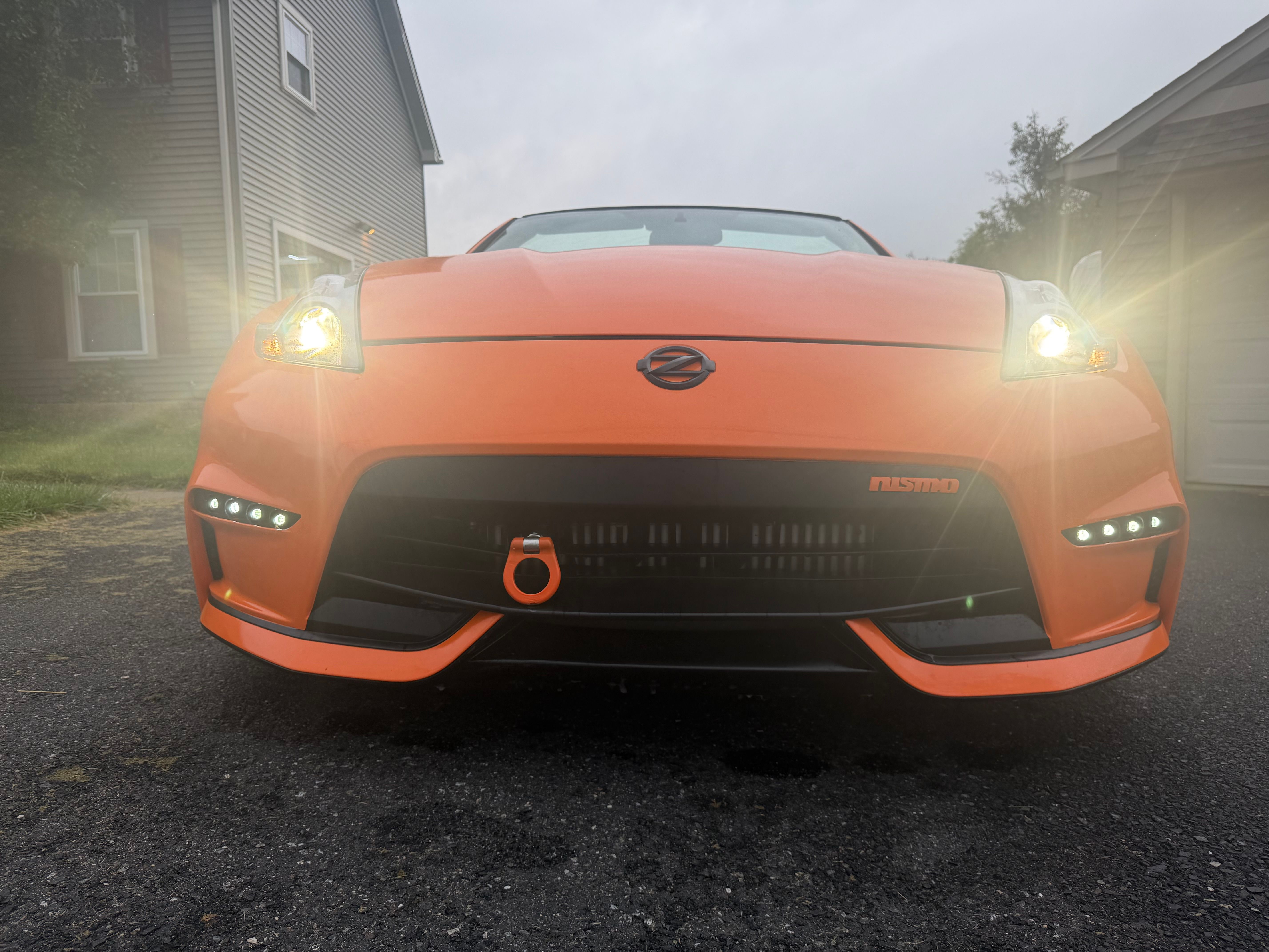 Used 2010 Nissan 370Z Roadster RWD image 9