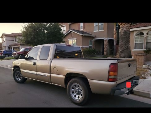 Used 2006 GMC Sierra 1500 SLE w/ Light Duty Power Package image 1