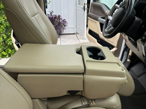 Used 2020 Ford F150 Lariat w/ Equipment Group 501A Mid image 29