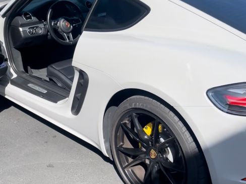 Used 2018 Porsche 718 Cayman RWD image 6