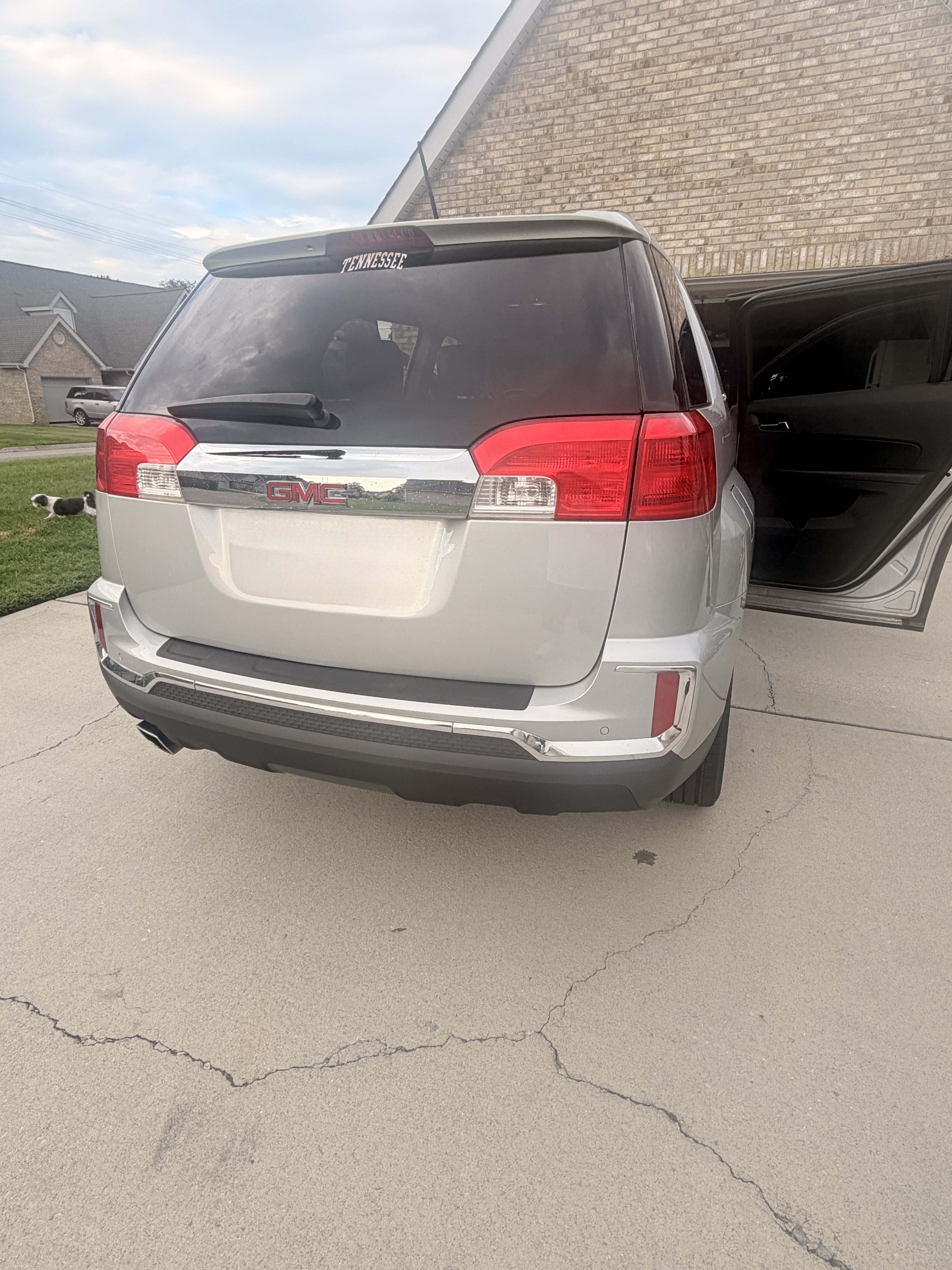 Used 2017 GMC Terrain SLT w/ Open Road Package FWD image 8