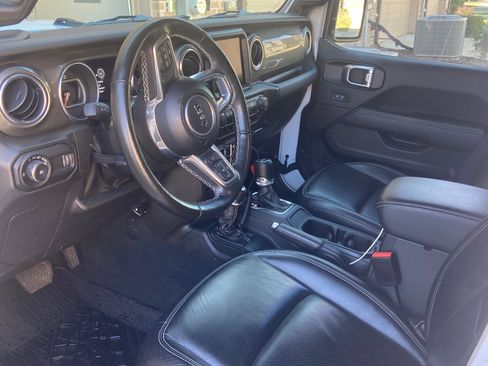 Used 2023 Jeep Wrangler Unlimited Sahara w/ Cold Weather Group image 4