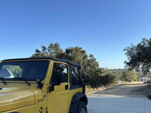 Used 2006 Jeep Wrangler Sport w/ 30" Tire & Wheel Group image 9