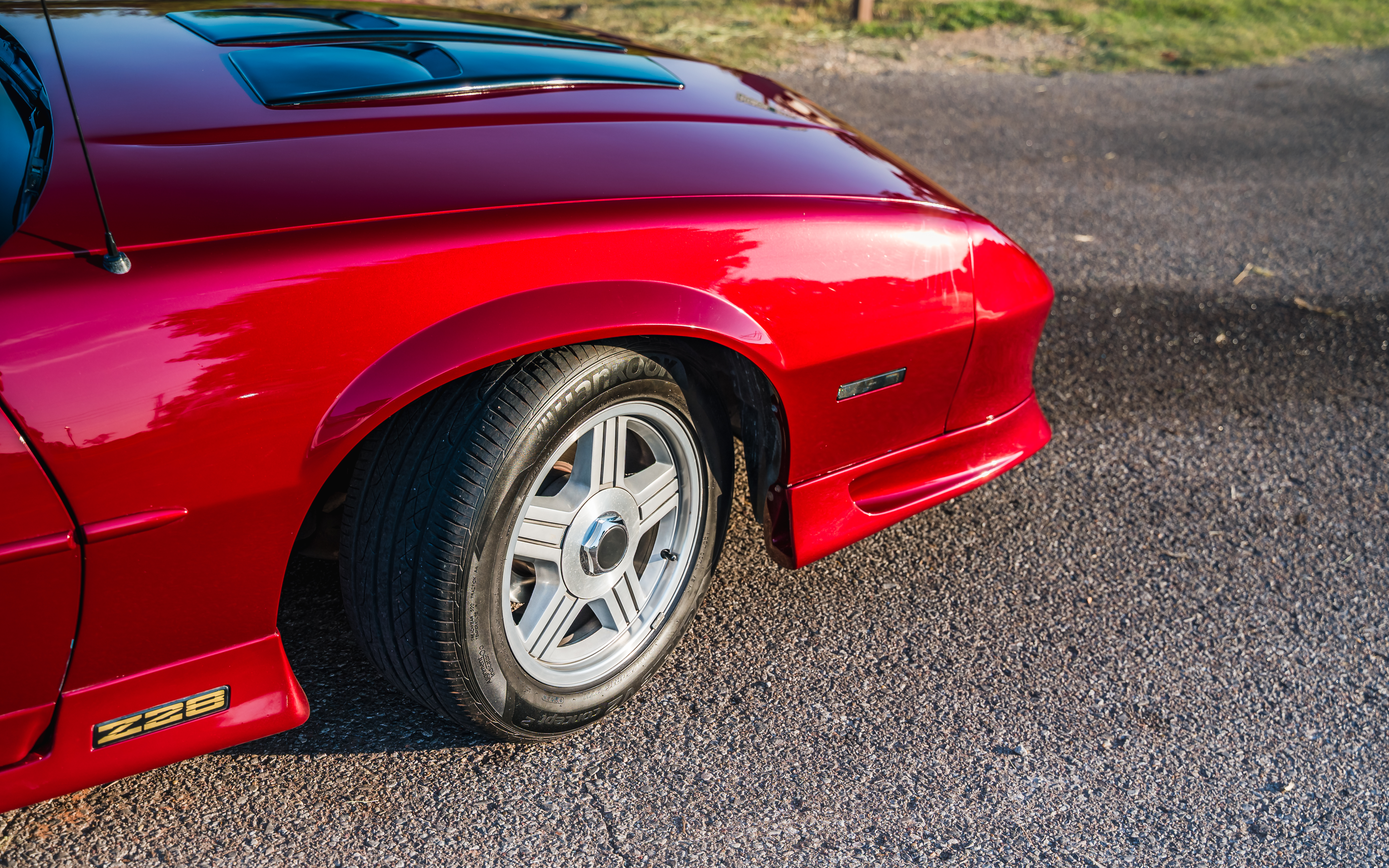 Used 1992 Chevrolet Camaro RS RWD image 12