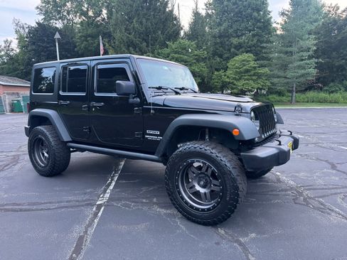 Used 2016 Jeep Wrangler Unlimited Sport w/ Quick Order Package 23S AWD/4WD image 1