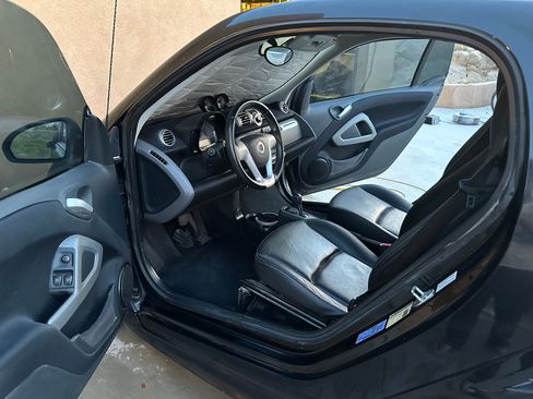 Used 2013 smart fortwo passion image 6
