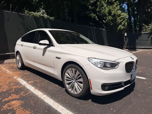 Used 2014 BMW 535i Gran Turismo xDrive AWD/4WD image 1
