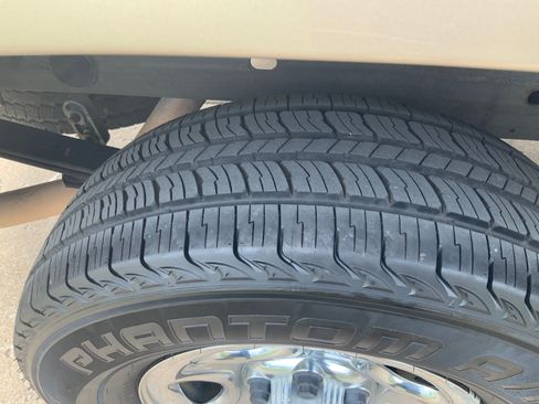 Used 2004 GMC Sierra 1500 SLE w/ Light Duty Power Package image 2