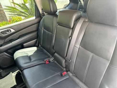 Used 2013 Nissan Pathfinder Platinum w/ Platinum Premium Pkg image 25