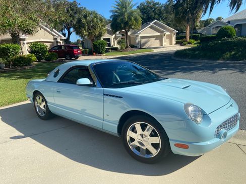 Used 2003 Ford Thunderbird image 2