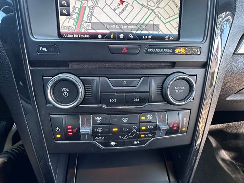Used 2016 Ford Explorer XLT w/ Equipment Group 202A FWD image 10