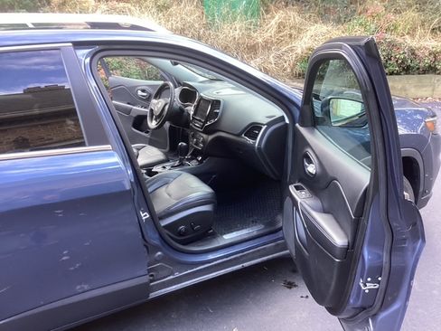 Used 2021 Jeep Cherokee Limited image 15