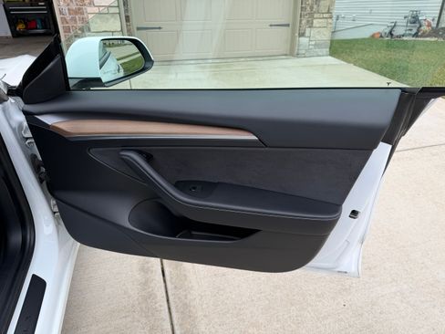 Used 2021 Tesla Model 3 Standard Range Plus image 13