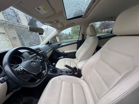 Used 2017 Volkswagen Jetta SE FWD image 14