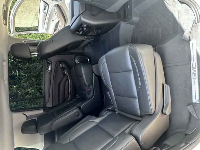 Used 2018 GMC Yukon XL SLT w/ Open Road Package AWD/4WD image 16