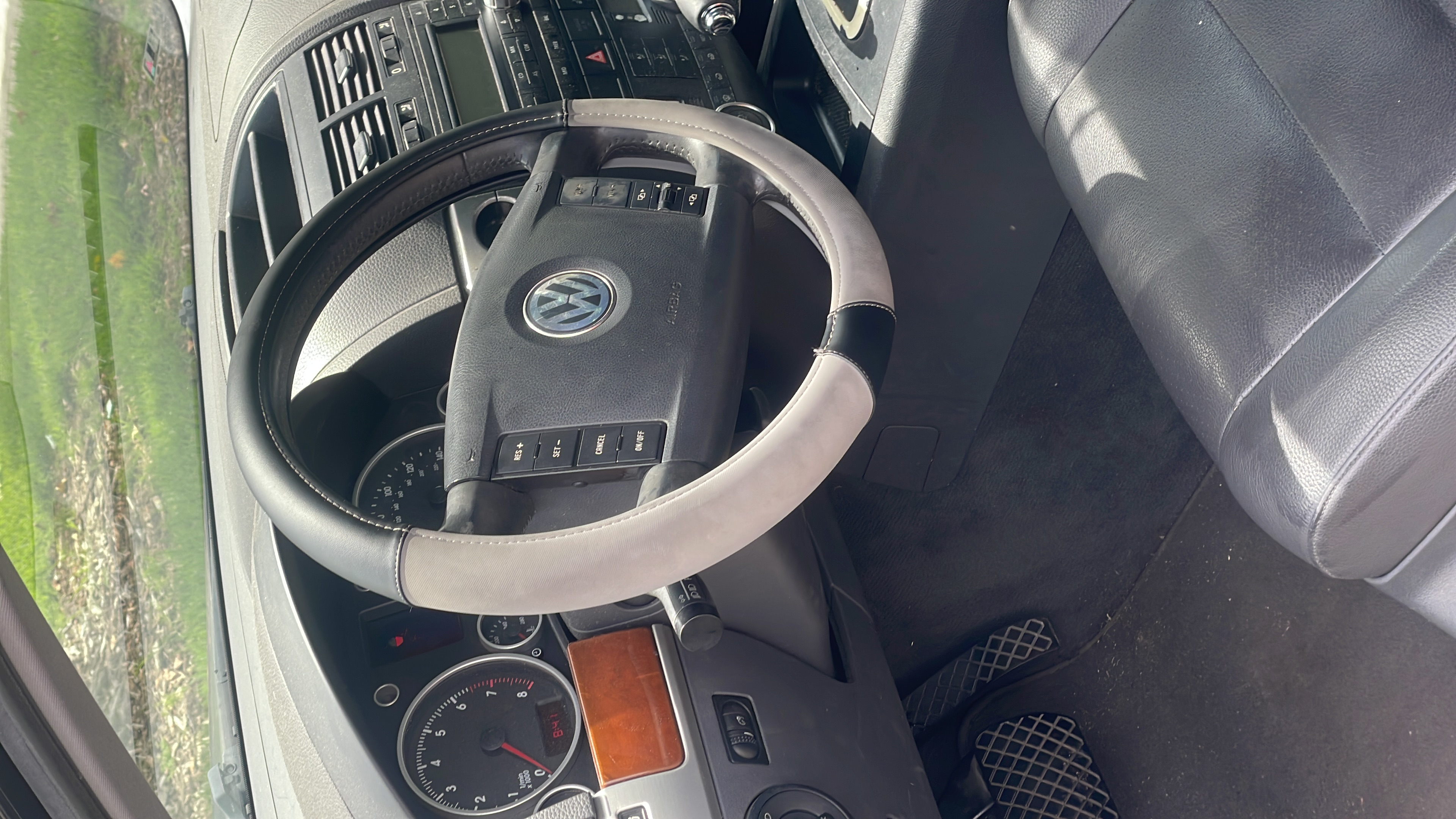 Used 2006 Volkswagen Touareg V6 AWD/4WD image 6