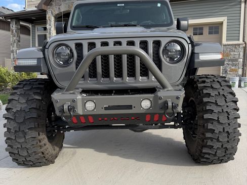 Used 2023 Jeep Gladiator Rubicon w/ LED Lighting Group AWD/4WD image 2