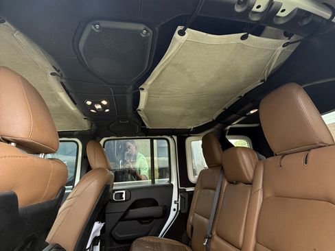 Used 2021 Jeep Wrangler Unlimited Rubicon image 12