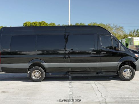 Used 2024 Mercedes-Benz Sprinter 3500 image 2