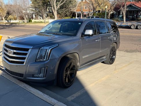 Used 2018 Cadillac Escalade Luxury image 20