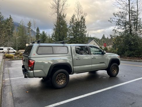 Used 2022 Toyota Tacoma SR5 image 4