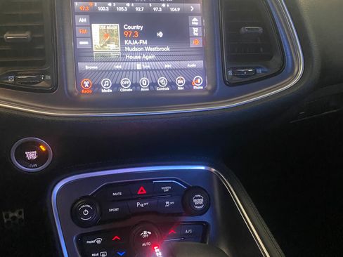 Used 2017 Dodge Challenger SXT Plus image 9