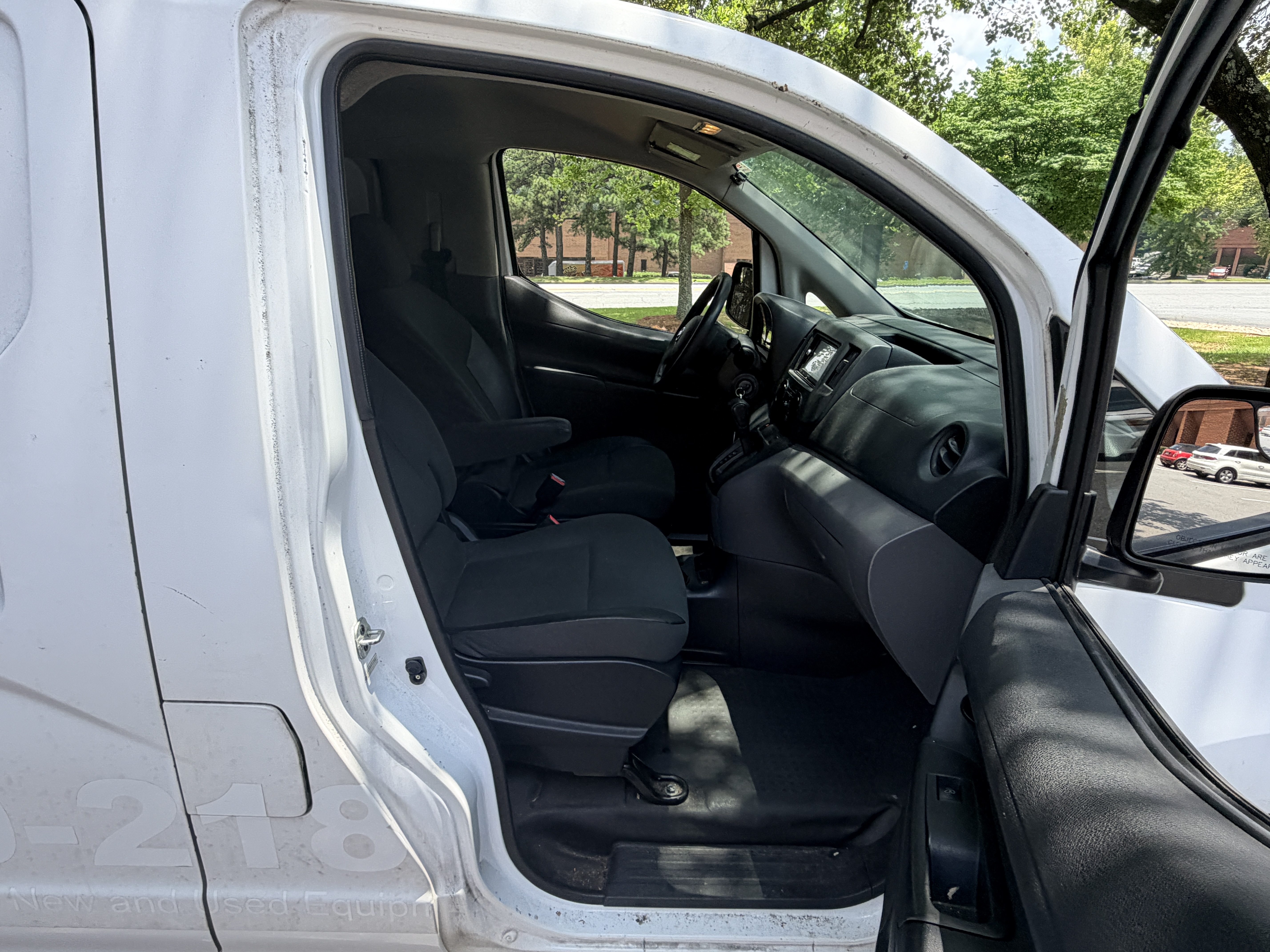 Used 2015 Nissan NV200 S FWD image 6