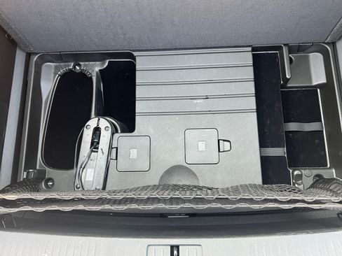 Used 2015 Chevrolet Volt w/ Enhanced Safety Package 1 image 17