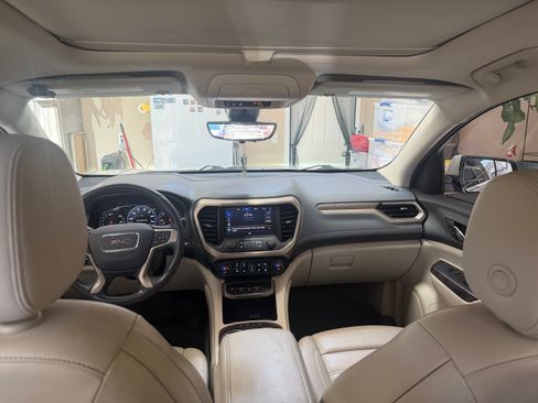 Used 2021 GMC Acadia Denali w/ Denali Ultimate Package image 18