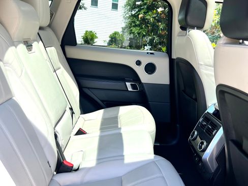 Used 2019 Land Rover Range Rover Sport HSE AWD/4WD image 12