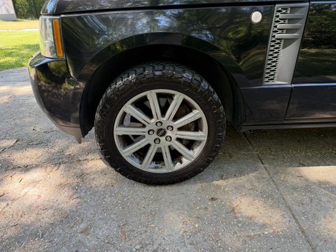 Used 2010 Land Rover Range Rover Supercharged AWD/4WD image 14