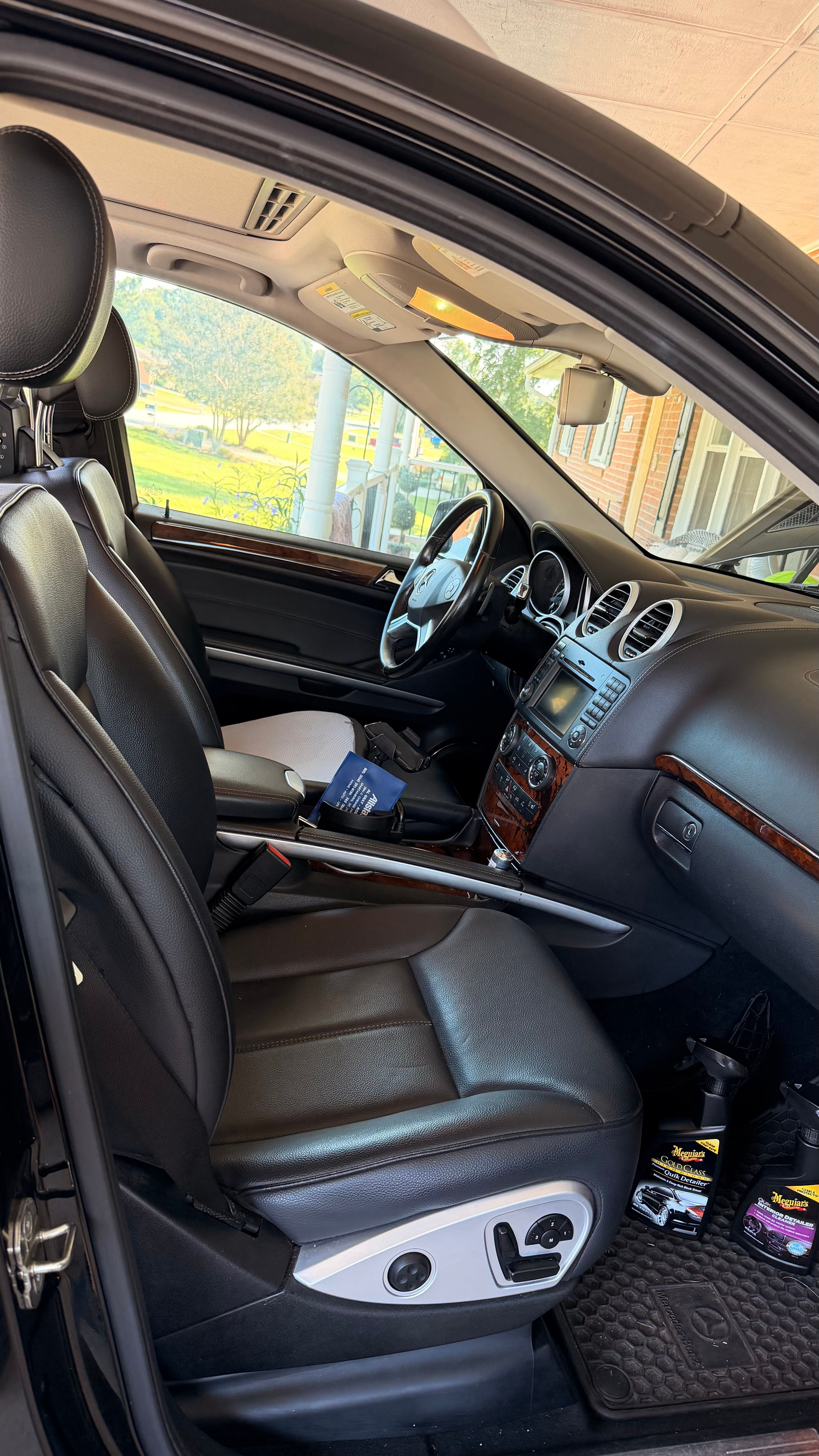 Used 2011 Mercedes-Benz GL 450 4MATIC image 10