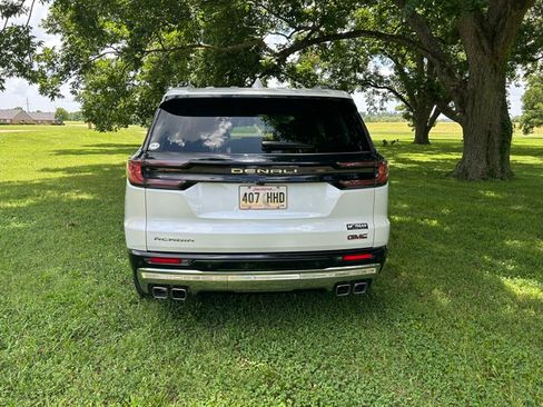 Used 2024 GMC Acadia Denali FWD image 4