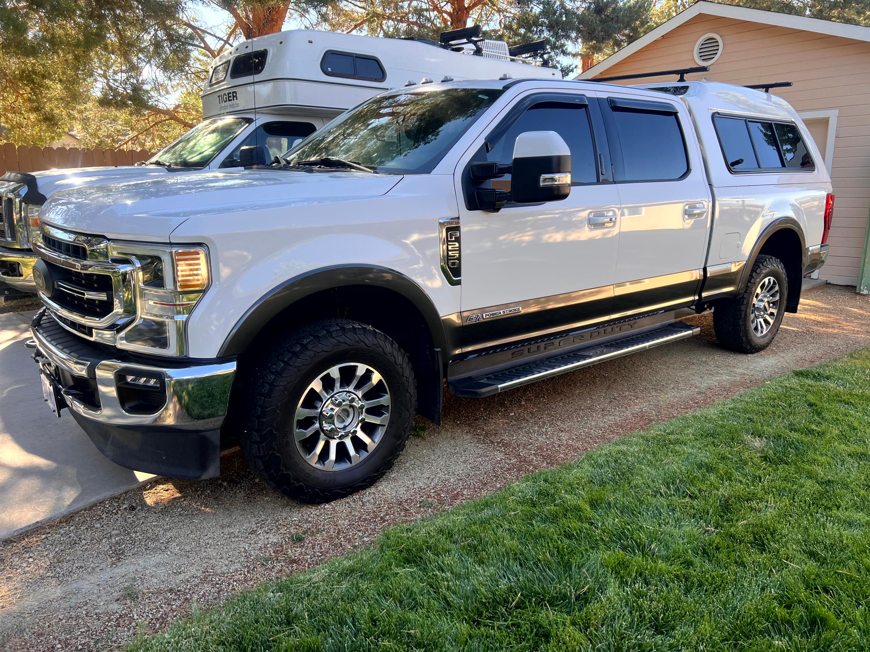 Used 2020 Ford F250 Lariat w/ Lariat Ultimate Package AWD/4WD image 1