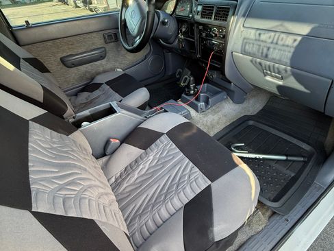 Used 1999 Toyota Tacoma 2WD Xtracab image 8