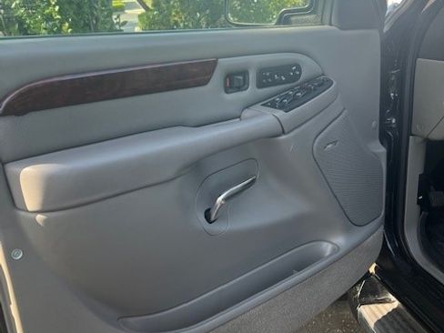 Used 2005 Cadillac Escalade EXT AWD/4WD image 15
