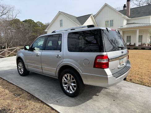 Used 2017 Ford Expedition Limited w/ Equipment Group 301A image 5