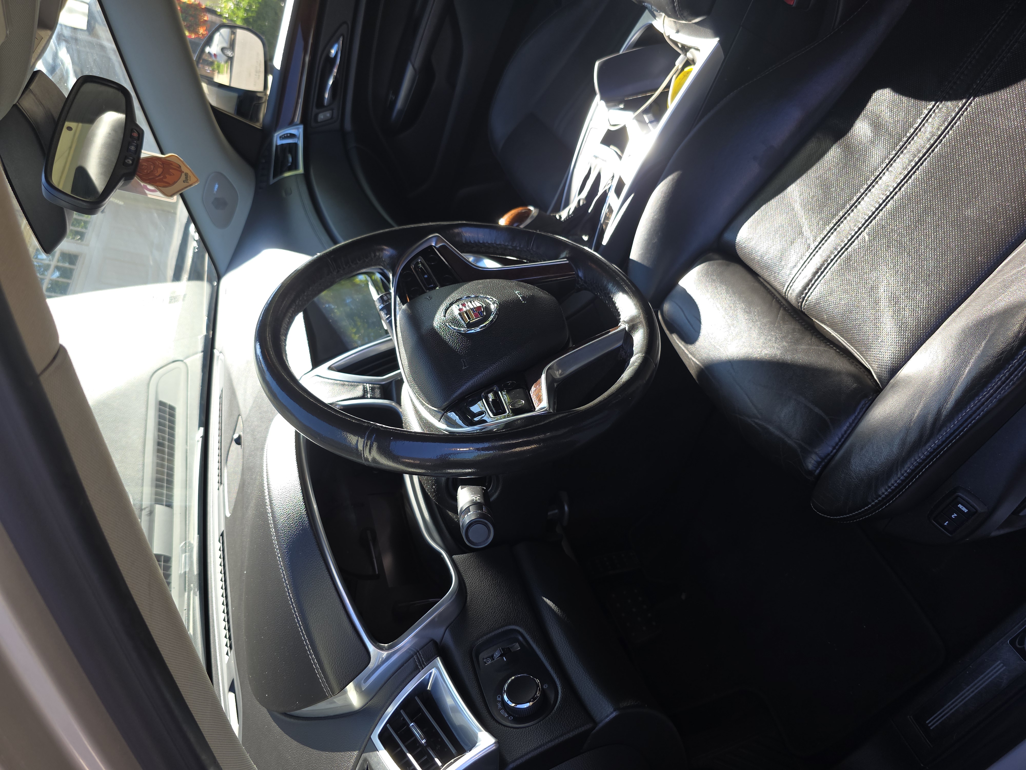 Used 2014 Cadillac SRX Luxury w/ Driver Awareness Package AWD/4WD image 10